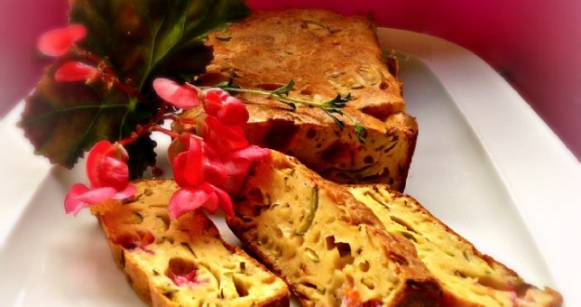 Κέικ λουλουδάτο με φιστίκια & θυμάρι αλά Pandespani - Φωτογραφία 1
