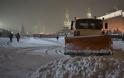 Χάος στη Μόσχα από σφοδρή χιονοθύελλα