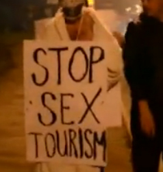Επίθεση Ουκρανών ακτιβιστών σε Τούρκο σεξοτουρίστα!!!! (Βίντεο) - Φωτογραφία 4
