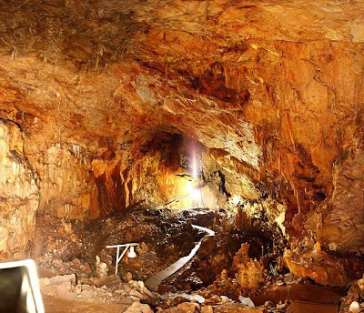 Το σπήλαιο που ρίχνει φως στο μύθο του Κάτω Κόσμου - Φωτογραφία 1