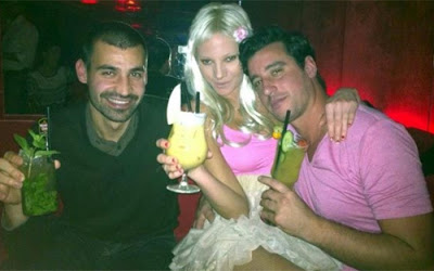 Η νέα ζωή της Τζούλιας στη Βιέννη - «Βομβαρδισμός» στο facebook από φωτογραφίες - Φωτογραφία 3