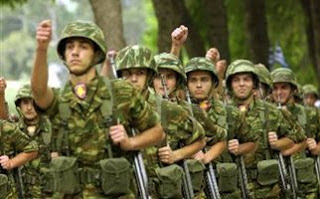 Κατάργηση της στρατιωτικής θητείας προτείνει η τρόικα Tι απαντά το υπουργείο Εθνικής Άμυνας - Φωτογραφία 1