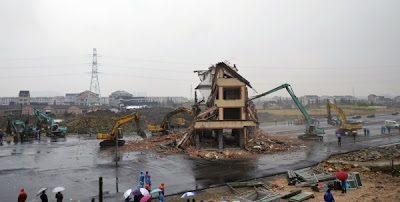 Κατεδαφίστηκε το σπίτι σύμβολο - αντίστασης στην Κίνα! (ΦΩΤΟ) - Φωτογραφία 3