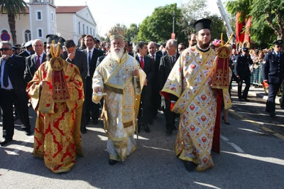 Πάτρα: Πάρα τις κακές καιρικές και... οικονομικές συνθήκες χιλιάδες κόσμου απ' όλη την Ελλάδα έσπευσαν στον Άγιο Ανδρέα - Φωτογραφία 3