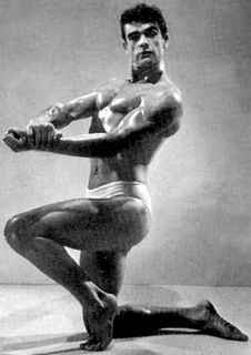 Ο Σον Κόνερι τρίτος στον διαγωνισμό Mr. Universe του 1950 - Φωτογραφία 2