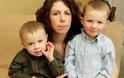 Άνεργη μάνα μένει νηστική για να ταΐσει τα παιδιά της