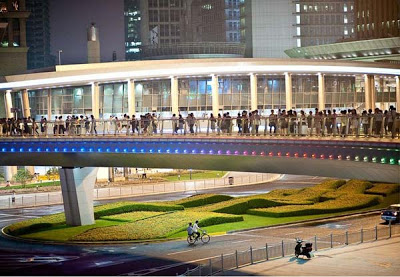 Η πιο εντυπωσιακή πεζογέφυρα! - Φωτογραφία 4