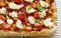 Η συνταγή της ημέρας: Πίτσα με ντοματίνια και φέτα