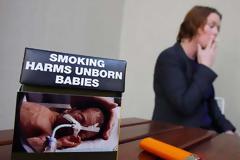 Αυστραλία: φρικτές εικόνες στα νέα πακέτα τσιγάρων