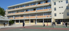ΠΡΙΝ ΛΙΓΟ: Δασκάλα έπεσε στο κενό και σκοτώθηκε ενώ στόλιζε την τάξη της σε σχολείο της Θεσσαλονίκης! - Φωτογραφία 1