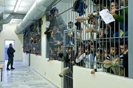 Διαμαρτυρία μεταναστών στο κέντρο κράτησης Ορεστιάδας - Φωτογραφία 1
