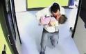 Σοκ-Παιδόφιλος δίνει το φιλί της ζωής σε βρέφος που μόλις έχει κακοποιήσει [εικόνες&βίντεο] - Φωτογραφία 1