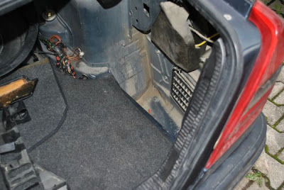 Φθιώτιδα: Τι βρήκαν μέσα στη Mercedes οι αστυνομικοί; - Φωτογραφία 4