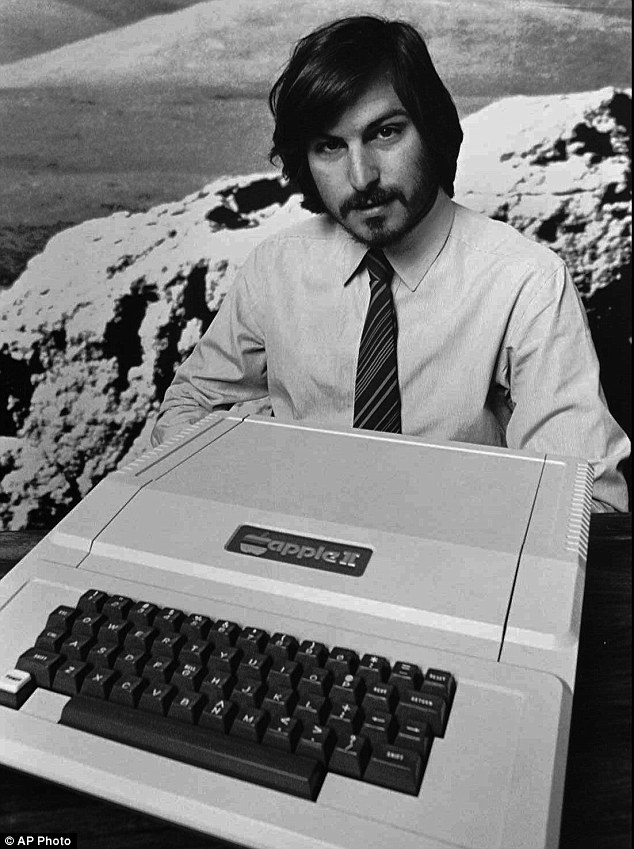Ashton Kutcher: Η πρώτη του φωτογραφία ως αφεντικό της Apple! - Φωτογραφία 2