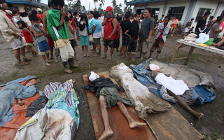 Εικόνες-σοκ: Φονικός τυφώνας σάρωσε τις Φιλιππίνες με 238 νεκρούς - Φωτογραφία 1