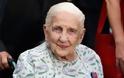 Πέθανε σε ηλικία 103 ετών η μητέρα του Μέρντοκ