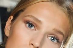 Beauty tips: Πώς να βάλετε σωστά το ρουζ
