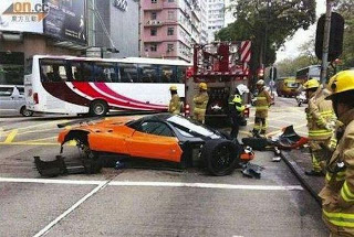 Pagani Supercar Crashed....Ποιος είπε ότι τα εξωτικά αυτοκίνητα δεν...τρακάρουν! (PICS) - Φωτογραφία 4