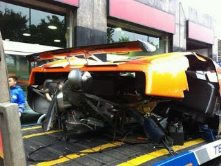 Pagani Supercar Crashed....Ποιος είπε ότι τα εξωτικά αυτοκίνητα δεν...τρακάρουν! (PICS) - Φωτογραφία 6