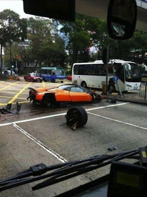 Pagani Supercar Crashed....Ποιος είπε ότι τα εξωτικά αυτοκίνητα δεν...τρακάρουν! (PICS) - Φωτογραφία 9
