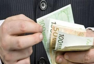 Χαράτσι 650 ευρώ σε όλα τα «μπλοκάκια» και 1.000 ευρώ σε όλες τις επιχειρήσεις [λίστα] - Φωτογραφία 1