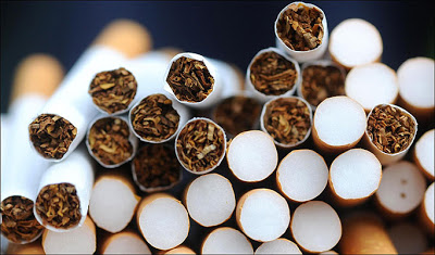 Έκρυψε ανάμεσα στις καραμέλες 2.992.000 τσιγάρα - Φωτογραφία 1