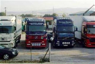 Με απεργία διαρκείας αντιδρούν οι ιδιοκτήτες φορτηγών Δημοσίας Χρήσης - Φωτογραφία 1