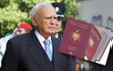 Τσάμηδες: Να δοθεί αλβανικό διαβατήριο στον Κάρολο Παπούλια