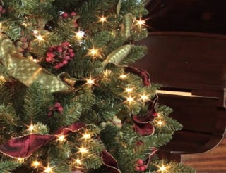 Τι συμβολίζουν τα χρώματα στις μπάλες του Χριστουγεννιάτικου δέντρου; - Φωτογραφία 1