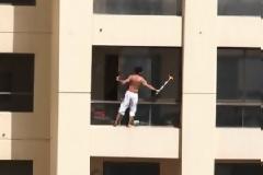 Δεν θα πιστέψετε σε τι ύψος βρίσκεται ο άνθρωπος στη ΦΩΤΟγραφία…