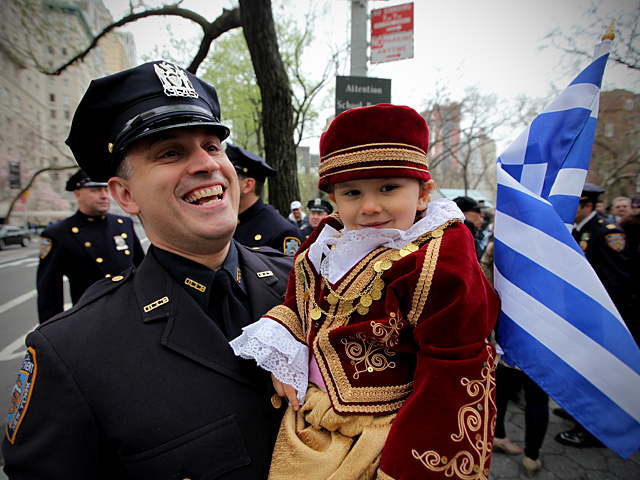 Εικόνες από την παρέλαση των ομογενών στη Νέα Υόρκη - Φωτογραφία 10