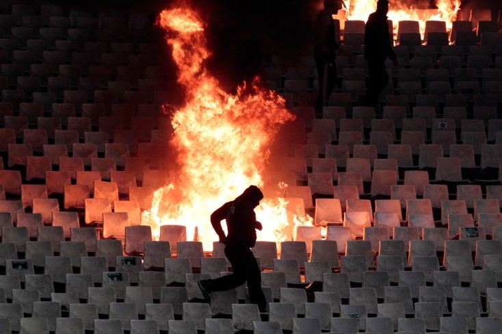 TIME: Η φλεγόμενη εξέδρα του ΟΑΚΑ στις φωτογραφίες της εβδομάδας - Φωτογραφία 2