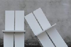 Τρεις γραμμές, ένα έπιπλο