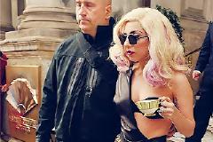 ΔΕΙΤΕ: 6 γνωστές celebrities και η μαμά τους!