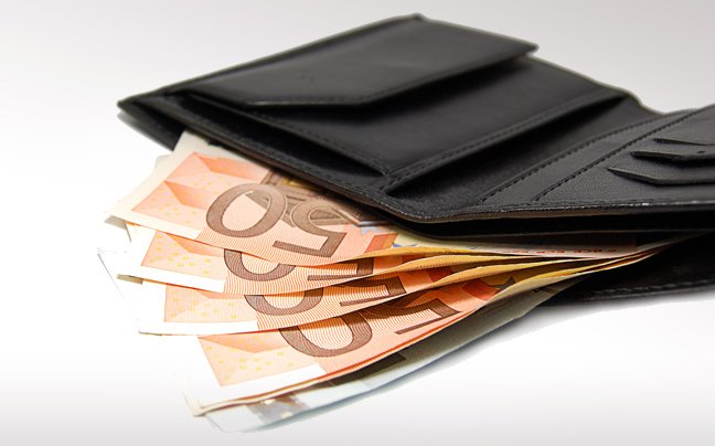 Κατερίνη: Βρήκε και παρέδωσε πορτοφόλι με 400 ευρώ στην αστυνομία - Φωτογραφία 1