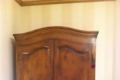 Δεν θα πιστέψετε που οδηγεί αυτή η ντουλάπα…