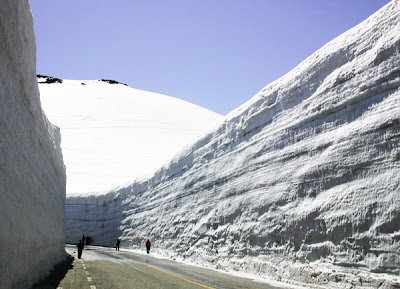 Διασχίζοντας τα τεράστια «τείχη του χιονιού»… - Φωτογραφία 8