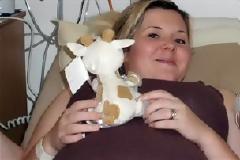 ΔΕΙΤΕ: Έξι εβδομάδες... ανάποδα για να σώσει το αγέννητο μωρό της!