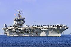 Αεροπλανοφόρο στον Πειραιά