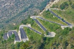 «Φιδίσιοι» δρόμοι για extreme οδήγηση!