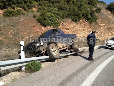 Λαμία:Τύφλα στο τιμόνι και όποιον πάρει ο χάρος! - Φωτογραφία 2