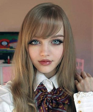 ΦΟΒΕΡΟ: Κορίτσια μεταμορφώνονται σε... ζωντανές κούκλες! - Φωτογραφία 4