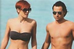 Κορμάρα η Ελεονώρα Μελέτη! Έκανε το πρώτο της μπάνιο στη θάλασσα