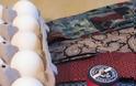 ΔΕΙΤΕ: Εύκολος τρόπος για να βάψετε τα Πασχαλινά αυγά