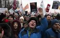 Συλλήψεις διαδηλωτών που φώναζαν κατά του Πούτιν