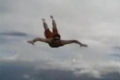 Άλμα από τα 15.000 πόδια χωρίς αλεξίπτωτο!