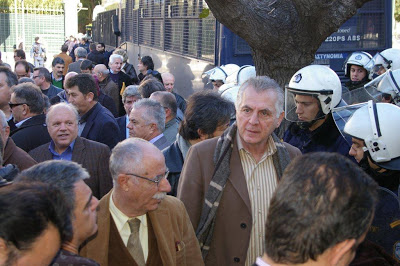 Στην πανελλαδική συγκέντρωση διαμαρτυρίας στο Σύνταγμα σήμερα ο Δήμαρχος Πατρέων - Δείτε φωτο - Φωτογραφία 5