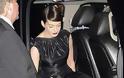 Συντετριμμένη η Anne Hathaway από το σέξι ατύχημά της - Φωτογραφία 2