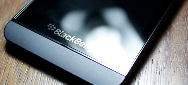 ΔΕΙΤΕ: Το νέο Blackberry μοιάζει εκπληκτικά με το iPhone της Apple - Φωτογραφία 1