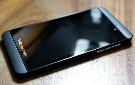 ΔΕΙΤΕ: Το νέο Blackberry μοιάζει εκπληκτικά με το iPhone της Apple - Φωτογραφία 5